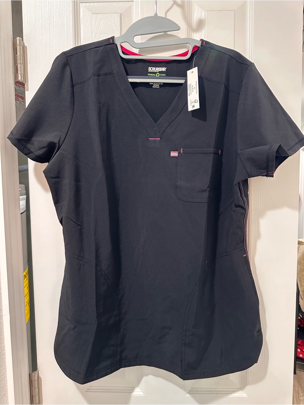 Scrubstar Women’s V-Neck Scrub Top • Black • Medium • NWT